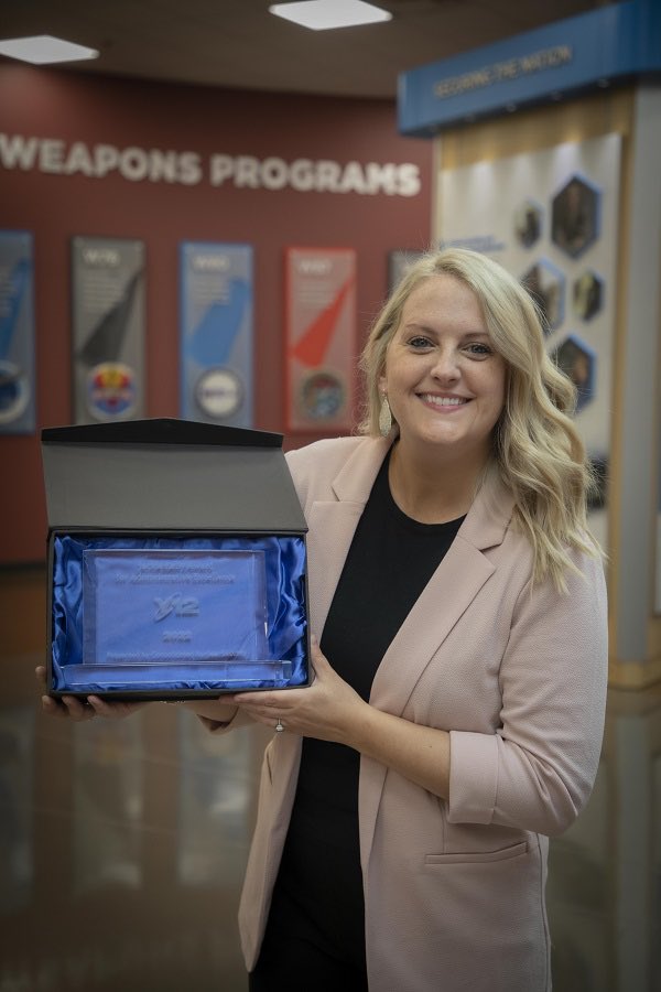 PantexPlant's tweet photo. Congratulations to administrative professionals Renea Dosher of Pantex and Melanie Fleury of @y12nsc, winners of the 2022 Jackie Kelly Award. 

Read more in our latest blog: https://t.co/IjOpwwlT3N 

#PantexPride https://t.co/FneqHcAVC3