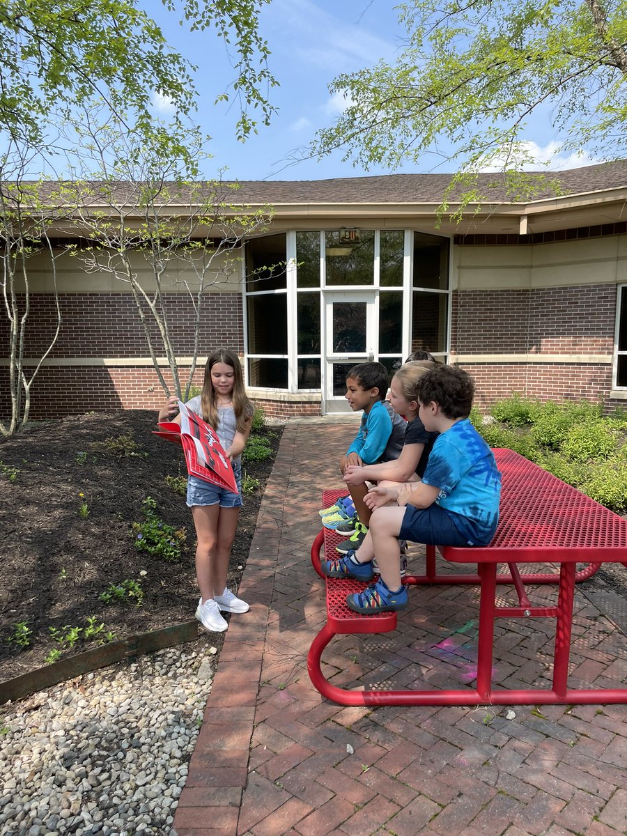 MusolinoMedia's tweet photo. These #finallyfifth grade leaders melt my ❤️. Their graciousness, leadership and love of our kindergarten readers is 💯 you will be missed next year! https://t.co/4m31gP0W6X