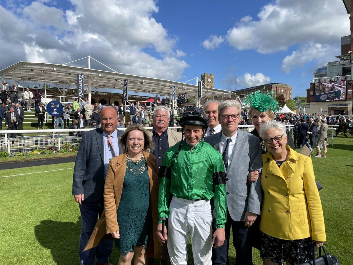 RacegoersClub's tweet photo. A fantastic day at @yorkracecourse with over 60 @RacegoersClub members. A big thanks to all the racecourse staff for hosting us, Roger Hart for his tipster talk and parade ring visit, and to William Buick for the photo! 🏇 https://t.co/Dah966rMYW