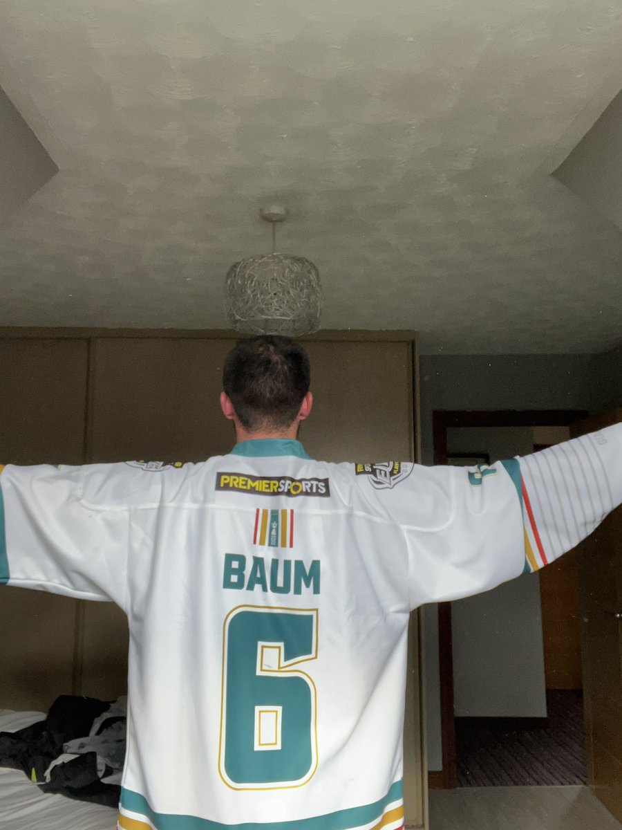 PhilMagill3's tweet photo. Look what arrived in the post today. Thank you soo much @BelfastGiants, my favourite player from this season @jeffbaum10 you can tell your son I thank you #TealAndWhiteArmy #JeffBaum #Cowboy https://t.co/nTMEM59CI1