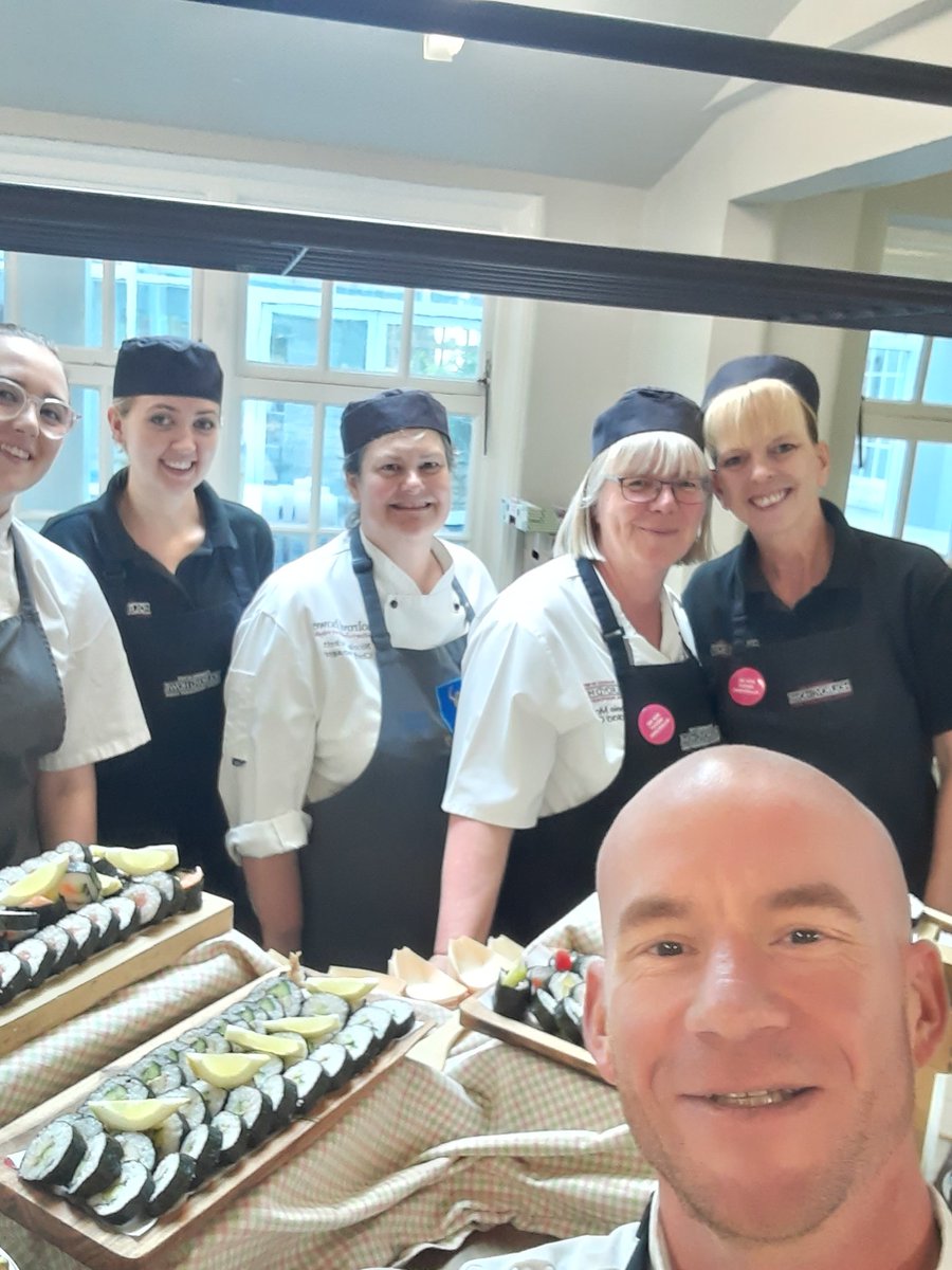 WateridgePete's tweet photo. Lots of fun with the team@TheGregg today. @holroydhowe @bally1970 https://t.co/8jFIA32NPu