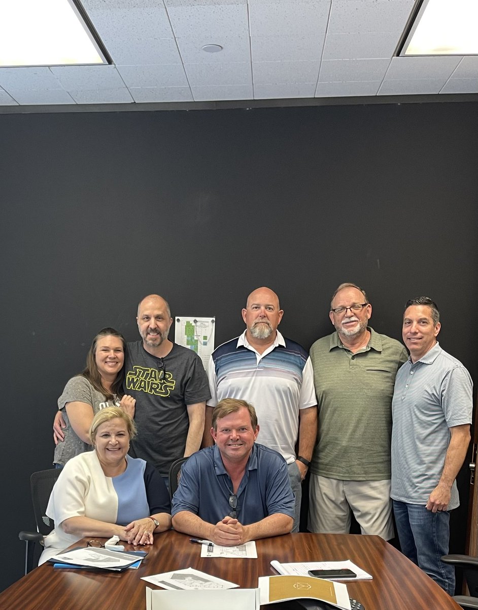 WallisMarsh's tweet photo. This version of our team has been together since 2007. The man in the Star Wars shirt is retiring after 20 years with us. Pretty Emotional Day #Extex https://t.co/W8VBc5PvuK