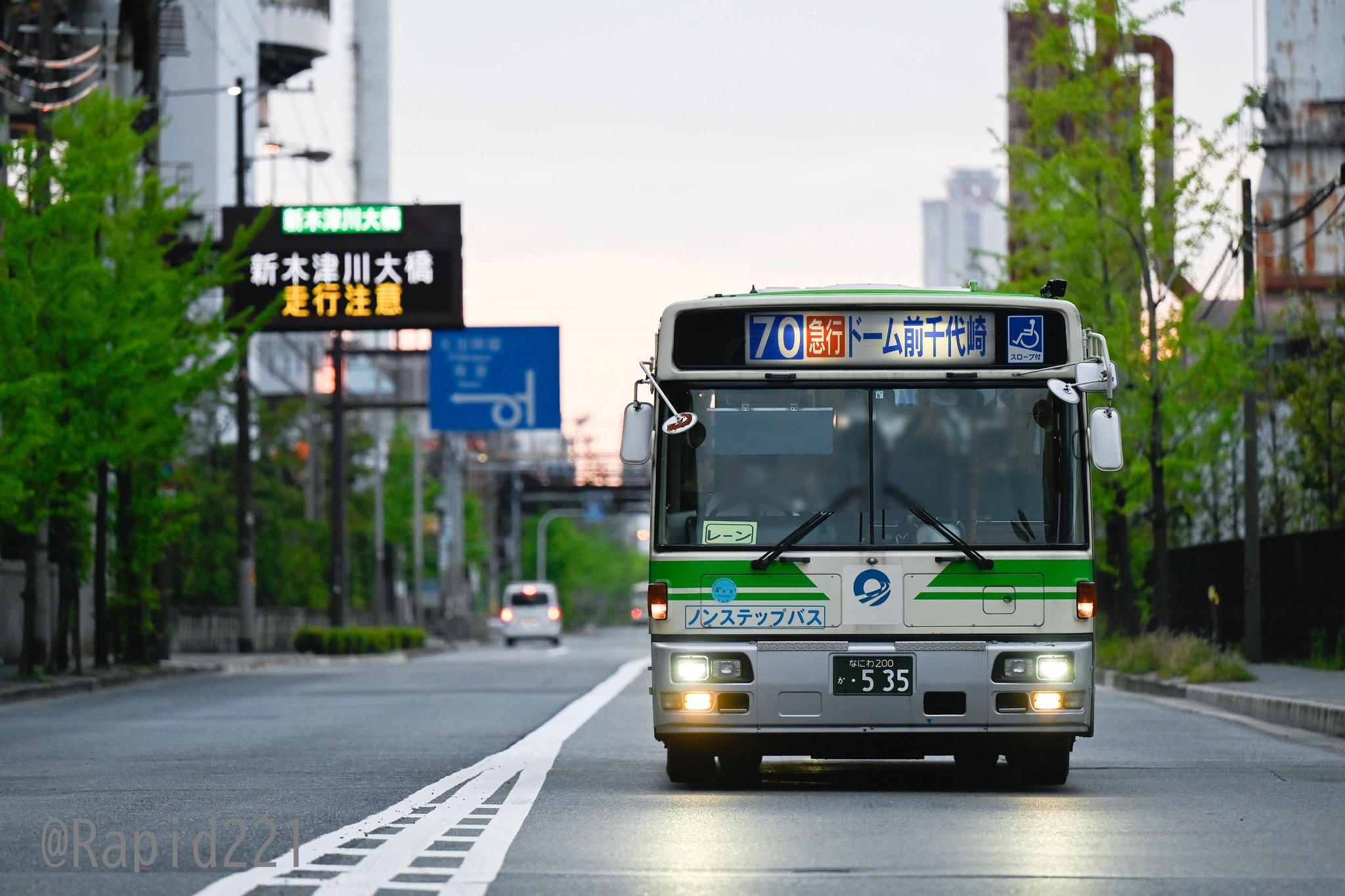 バス FSfR9WbVgAAzz5Z.jpg:large