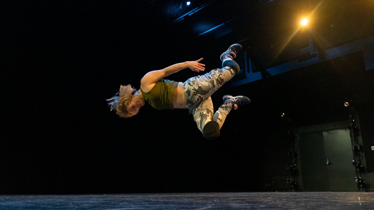 We’re suspended in anticipation! We’re ONE WEEK away from Abby Z and The New Utility's long awaited world premiere “RADIOACTIVE PRACTICE”! May 18-21 - there are still $15 ConEd tix available, general starts at $25. Let’s get lifted! newyorklivearts.org/event/radioact…