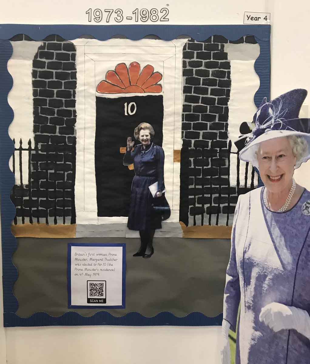 WindermerePS's tweet photo. Her Majesty loved these displays too…look out for more appearances around school over the coming weeks. https://t.co/qsr6uMy8mS