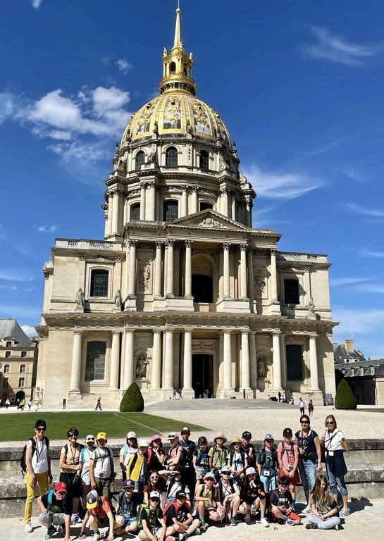 GDIDELLE's tweet photo. Les écoliers de Saint Chaffrey à Paris pour une voyage culturel et￼ citoyen #peac #parcourscitoyen @AcAixMarseille @DSDEN05 https://t.co/nnDkETjVoq