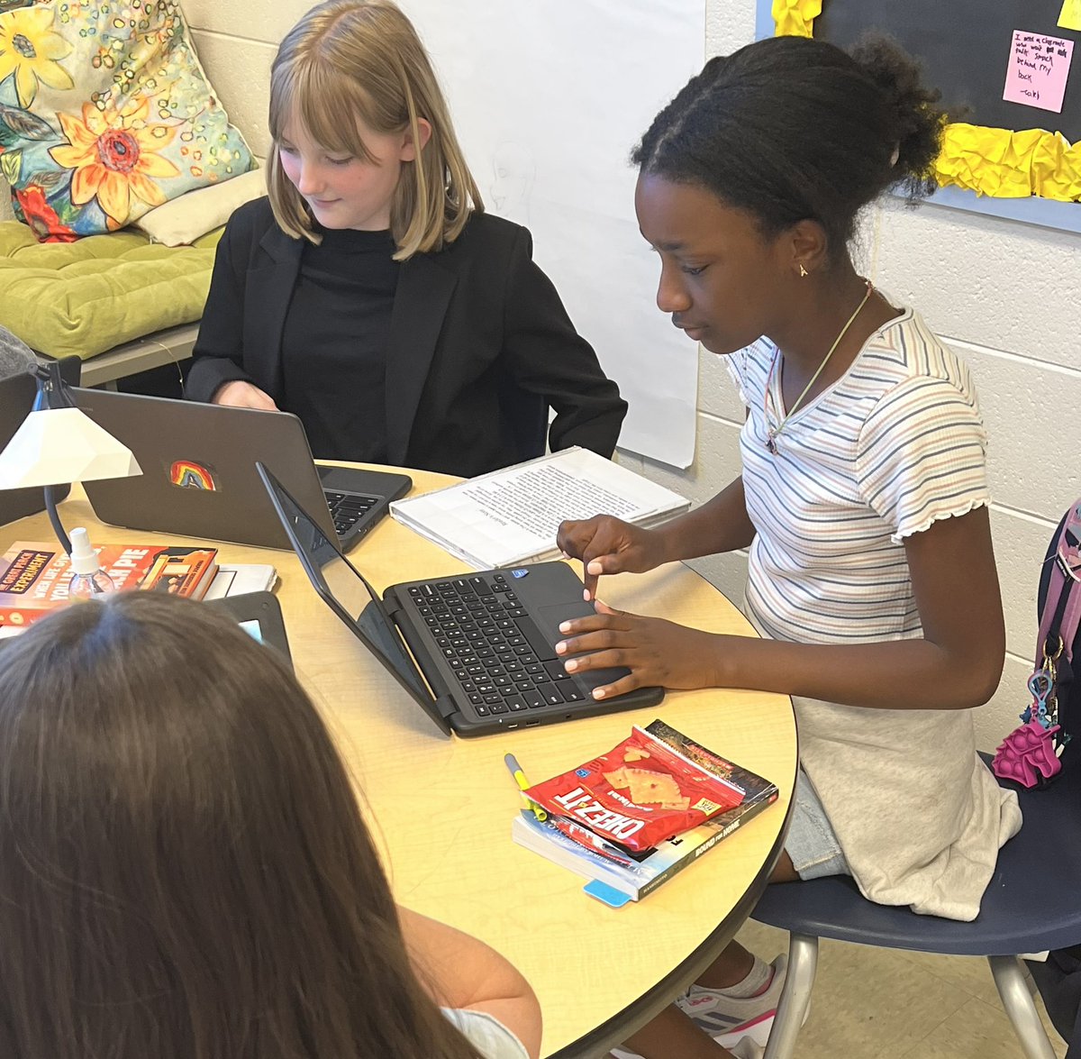 TheCorgillKids's tweet photo. 12 days of school left, and still going strong! #choiceprojects #foreverlearners @VHCahabaHeights @acorgill https://t.co/4ADDHCQtMf