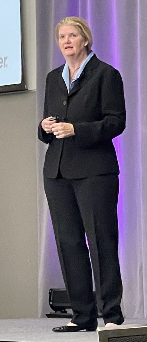 Christie Struckman ⁦<a href="/Gartner_inc/">Gartner</a>⁩ coaching on career decisions to serve your personal purpose #PDW_SPP ⁦<a href="/dpi_canada/">DPI</a>⁩