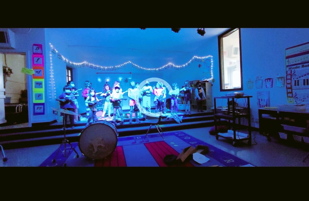 MsYoshi6's tweet photo. @orioleparkjps Gr 2A's ready to rock for our Summer June Concert! THANK YOU to Mr.Quimby for helping us get the stage lights rolling! They look AMAZING 👏  and the kids love them for their rehearsals/performances! 😊 @TDSB_Music https://t.co/GAc3jlM6z2