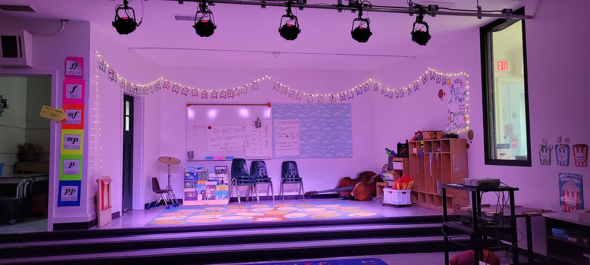 MsYoshi6's tweet photo. @orioleparkjps Gr 2A's ready to rock for our Summer June Concert! THANK YOU to Mr.Quimby for helping us get the stage lights rolling! They look AMAZING 👏  and the kids love them for their rehearsals/performances! 😊 @TDSB_Music https://t.co/GAc3jlM6z2