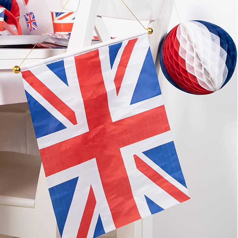 PartyBags_PBS's tweet photo. Union Jack party supplies - great for the upcoming Queen's Platinum Jubilee! 🇬🇧 👑
Visit our shop, or order online here > https://t.co/uQ5KB9ddIc
#queensplatinumjubilee #queensjubilee #greatbritishparty  #unionjack #britishpartydecorations #shoplocal #littlehampton https://t.co/I20hBHGDtt