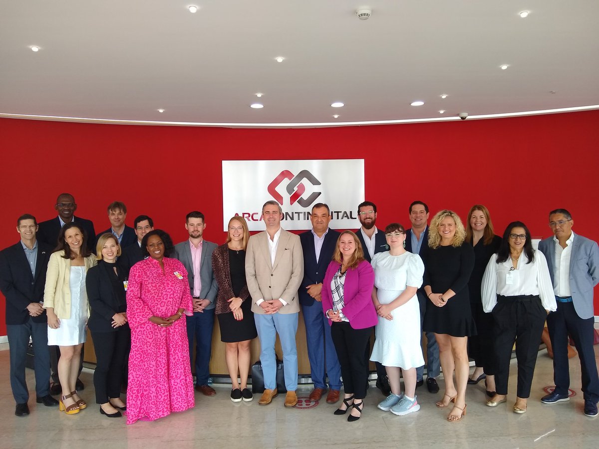KatBoyceDC's tweet photo. Explored cross border investment at @arcacontal with #usmexico360, enjoyed some delicious CocaCola Light, and talked about the problem  of Coke smuggling! @MeridianIntl @USMexicoFound https://t.co/HdtIkVwfF6