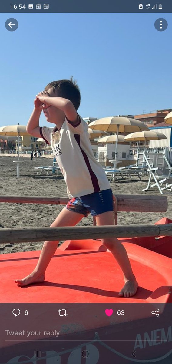 Fabius40884986's tweet photo. @romanellialessa @OfficialASRoma @europacnfleague Qui sta dicendo:
Manco n cellerino su sta spiaggia
Uscite fori a zozzi
Che mentalità🤩🤩🤩🤩
#diffidaticonnoi https://t.co/WclpBBDEPM