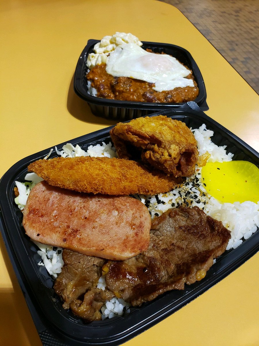 mrRoboto808's tweet photo. Finally got my Zippy's fix last night with Ritsuko. (at @Zippys Makiki in Honolulu, HI) https://t.co/rNJRbv45xB https://t.co/FYeQfHZ7d7