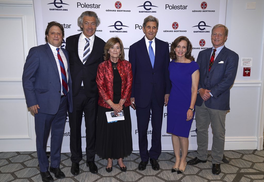 GerardBertrandO's tweet photo. "It's time to act and the solutions exist, let's be optimistic and determined!” 

In the occasion of Earth Day, Gerard Bertrand was invited by @EarthDay organisation to tell his story and deliver a message of hope for a better world. 🌍

#earthday #earthdaygala #gerardbertrand https://t.co/JmlxGR6d8G