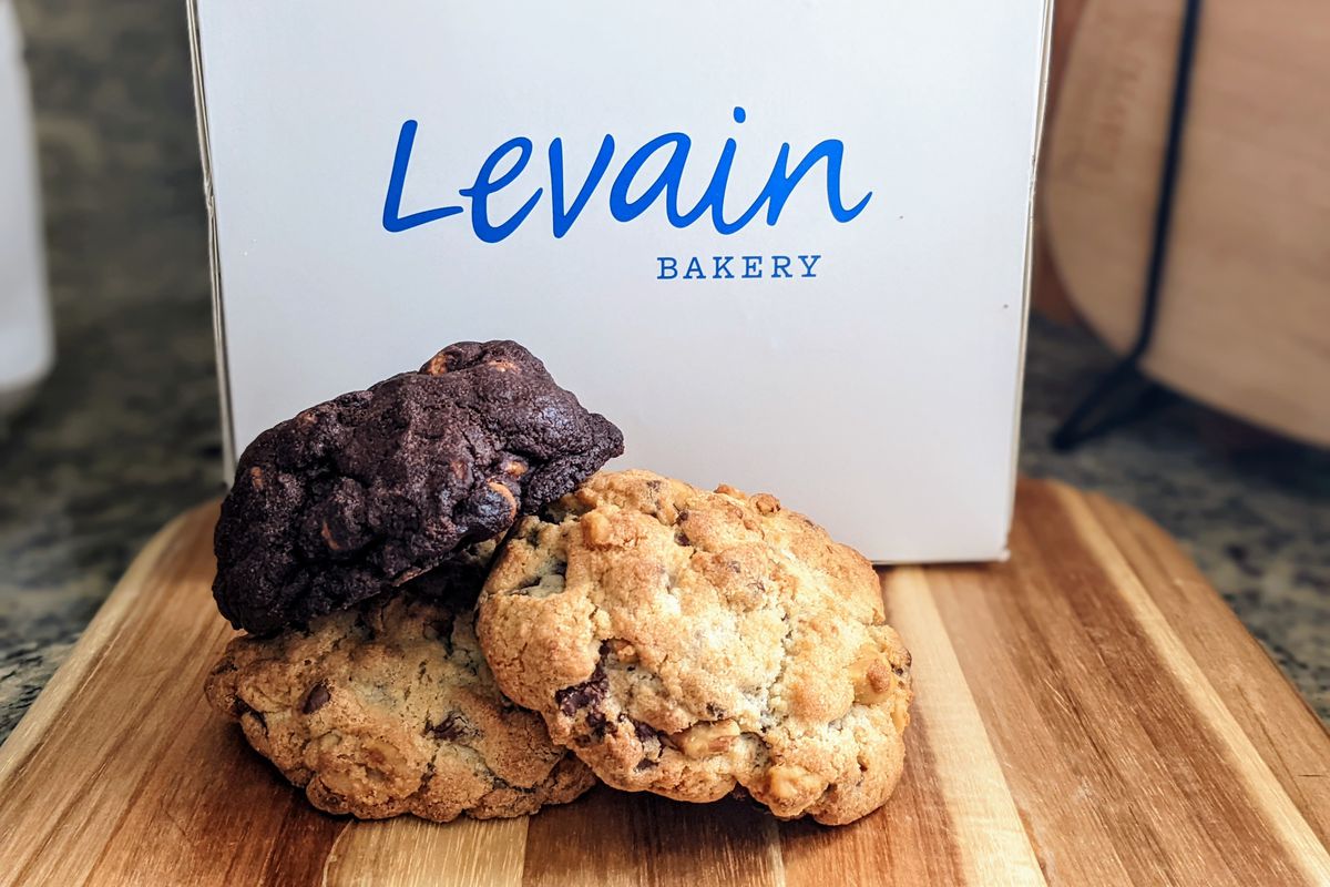 The_ASPNR's tweet photo. Thanks to @levainbakery in NYC for supporting pediatric neuroimaging by generously donating their famous cookies to the party! 🍪🍪🍪😋
Avoid FOMO and buy your tickets to the party now! https://t.co/Wqlt1gJjSR
#ASNR22 #pedineurorad #COOKIES https://t.co/pHE1KxxiRk