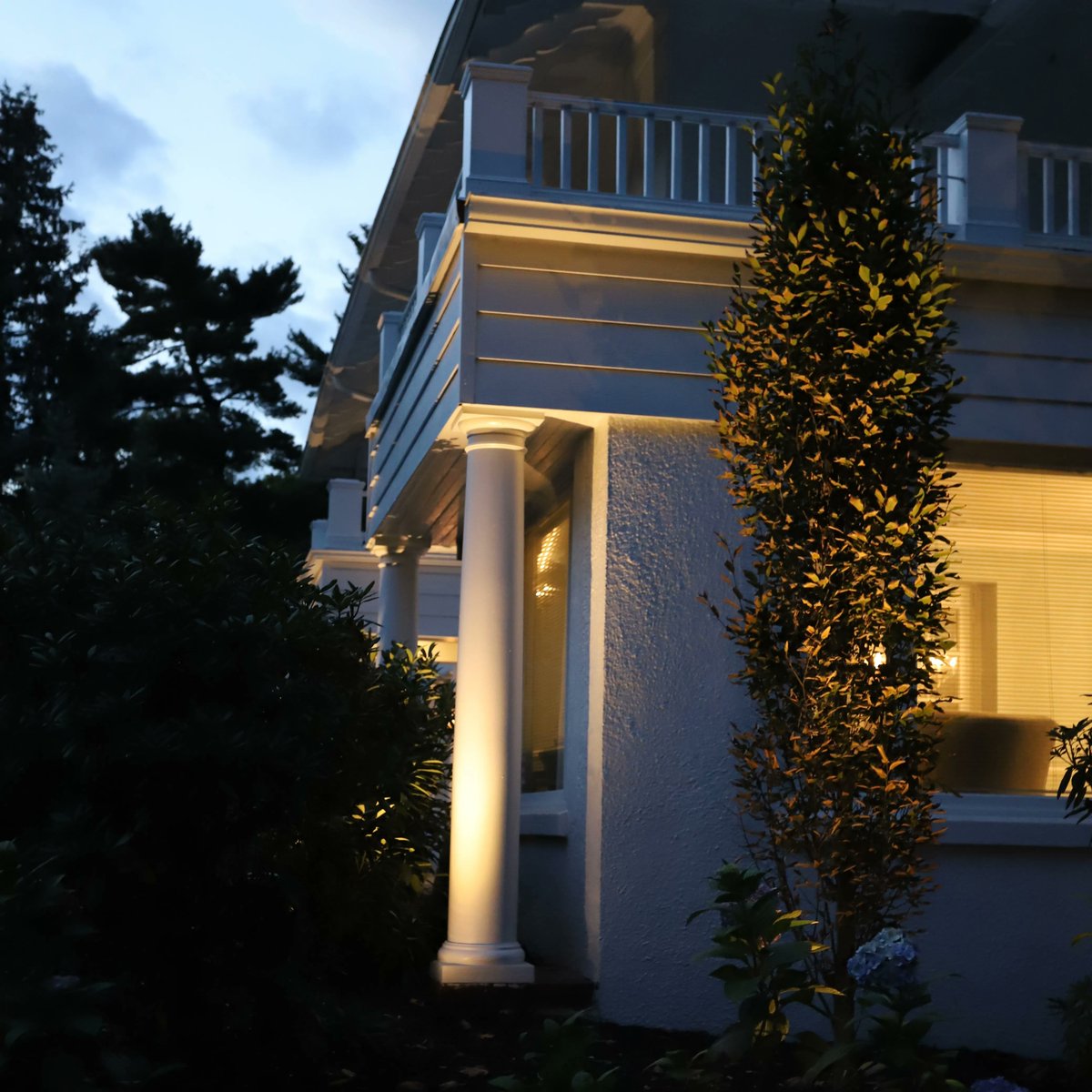 CAST_Lighting's tweet image. CAST Lighting Wall Wash fixture is great for subtly illuminating walls and other broad areas!
#CASTLighting #HomeLightingDesign #OutdoorLighting