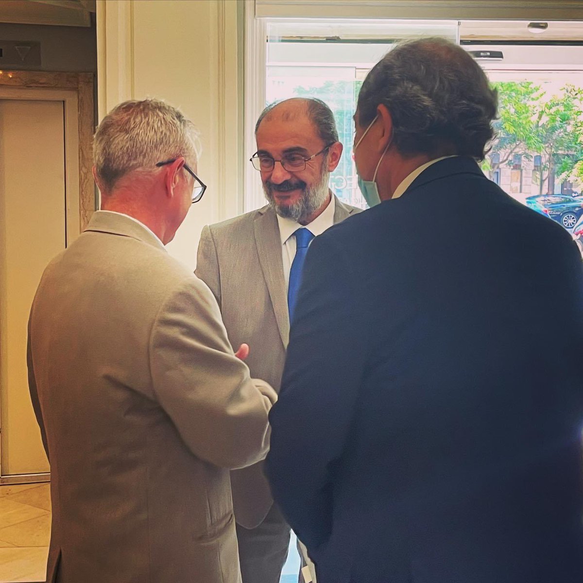 docetazas's tweet photo. Hoy estamos en la sesión de inauguración del XIV Congreso de @sadenorg  🧡 ¡Equipazo! ¡Seguimos! 😘☕️ https://t.co/FNo6exKPFN
