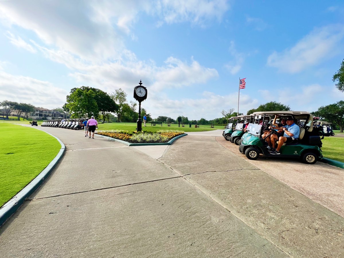 AccudataSystems's tweet image. Monday was a great day for golf! ⛳🏌

Thanks to our team, customers, and partners who attended the @ConvergeTSC Houston Golf Tournament! We&apos;re already practicing our swings for the next!

Sponsored by @DellTech, @IngramMicroInc, @AWNetworks, @efficientip, @Five9, and @Cisco.