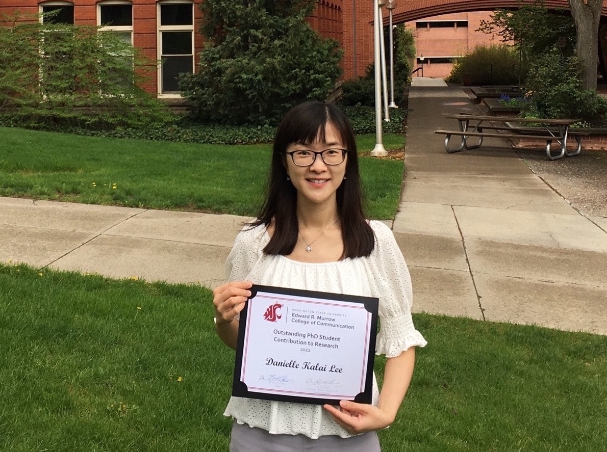Porismita borah (@borah) on Twitter photo Congratulations <a href="/leedaniellekl/">Danielle Ka Lai Lee</a> on receiving the <a href="/MurrowCollege/">Murrow College WSU</a> Outstanding Contribution to Research Award for Ph.D. students. So proud of you! Congratulations <a href="/leedaniellekl/">Danielle Ka Lai Lee</a> on receiving the <a href="/MurrowCollege/">Murrow College WSU</a> Outstanding Contribution to Research Award for Ph.D. students. So proud of you!