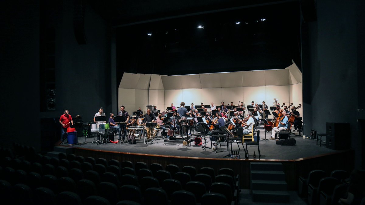 migueldelreal's tweet photo. Durante en el ensayo para el próximo concierto con la @OsslaOficial y SAFA, Ensamble de Percusiones 🎼
Contaremos con 2 funciones, las 2 con entrada libre:
Jueves 12 de mayo en el Pablo de Villavicencio.
Viernes 13 de mayo en la Torre Académica de la UAS.
#SalmonDelReal https://t.co/XOj7QvltWn