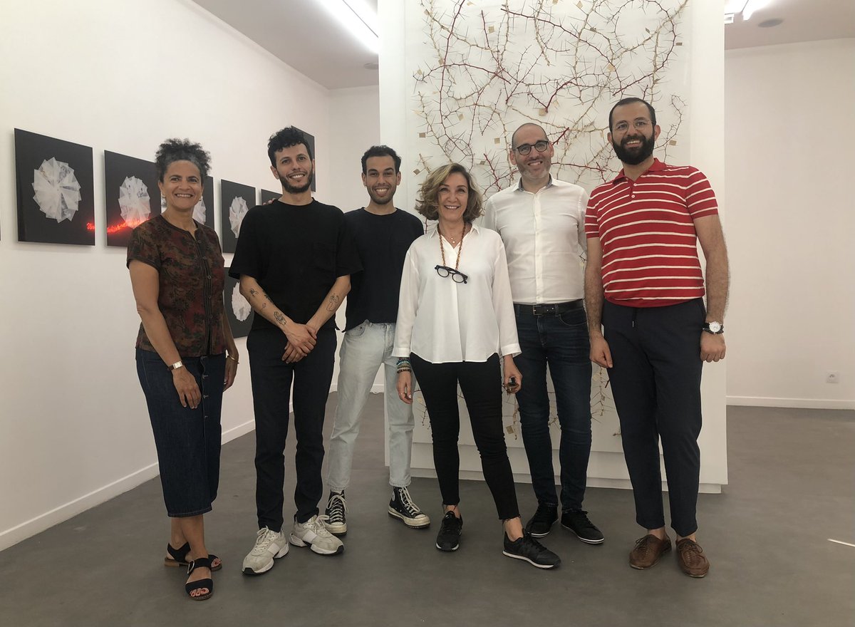 YRoszewitch's tweet photo. Nous avons eu le plaisir de visiter cet après-midi avec @SophieElizeon de la @DILCRAH et @DjebelnouarYaci de @ShamsFrance la @GalerieLande, galerie d'art engagée de #ParisCentre qui expose des artistes d'Afrique du Nord et du Moyen-Orient questionnant les normes et les identités. https://t.co/fD3AclBNZR