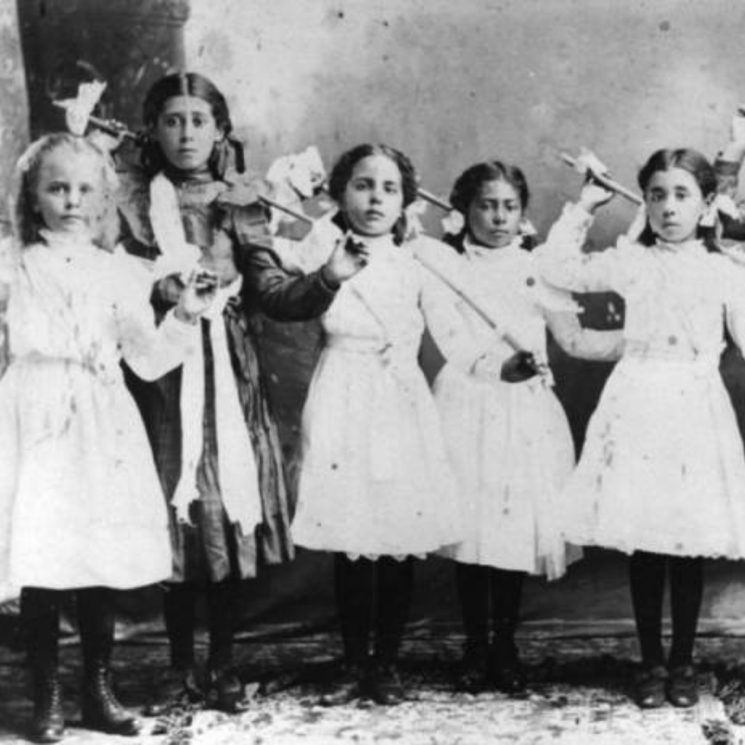 Group photo of the Laguna School girls' drill team in #milpitas, ca 1900. <a href="/LAPublicLibrary/">L.A. Public Library</a> #shadesofla #mexicanamerican #chicanohistory #californiahistory #vintagephoto #throwbackpicture  #historyinpictures #drillteam