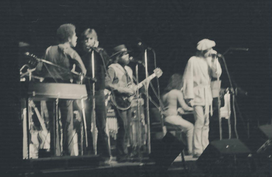 FeikoDijkstra2's tweet photo. Vandaag is het exact 50 jr. geleden dat The Beach Boys een concert gaven in Groningen. Op 11 mei 1972 speelden ze voor bijna 2.000 bezoekers in de Martinihal
Een kaartje voor dit optreden kostte destijds fl. 12,= (zo’n €5,50)
#BeachBoys #Groningen #surfsound #Wilson #martinihal https://t.co/pFlZhpWzWI