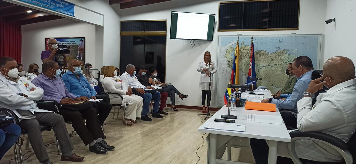 Concluyó  Consejo de Dirección Extraordinario con la presencia del Dr. <a href="/japortalmiranda/">José Angel Portal Miranda</a>, Ministro de Salud Pública de Cuba, el Lic. <a href="/JulitoVenCub/">Julio Cesar Garcia Rodriguez</a>, Jefe de la Oficina de Atención a las Misiones, el Dr. <a href="/JosAnto54744901/">José Antonio Machado Reyes</a>, Jefe de la Misión Médica.

#CubaPorLaVida #CubaYVenezuela
