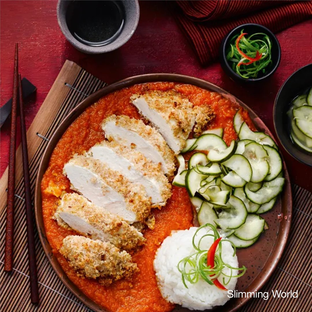 SlimmingWorld's tweet photo. Fill up on Free Food with this fakeaway fix 🍚 – with our healthy eating plan, #FoodOptimising, you can spice up your life 🔥 with our tasty Chicken katsu curry while still achieving your weight loss goals 🙌! Click here to find the #Healthy #Recipe 👩‍🍳: https://t.co/9YQ0WIX3WP https://t.co/7s8IW41jt5