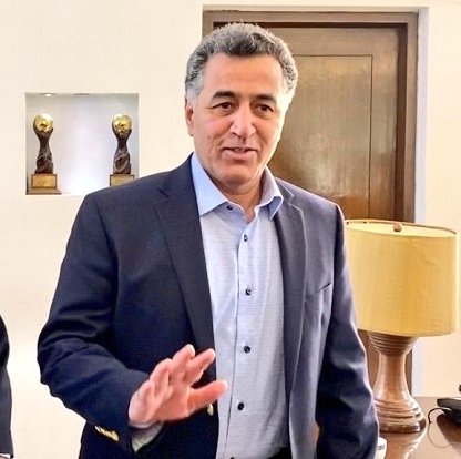 AnwarLodhi's tweet image. جس جنرل فیض حمید کو تحقیر کے انداز میں ذرداری کھڈے لائن کہتا ہے وہ اس وقت فوج کا سب سے قابل جنرل ہے.. ہر محب وطن پاکستان اسے ہیرو سمجھ کر اسکی عزت کرتا ہے

General Faiz! We are proud of you.