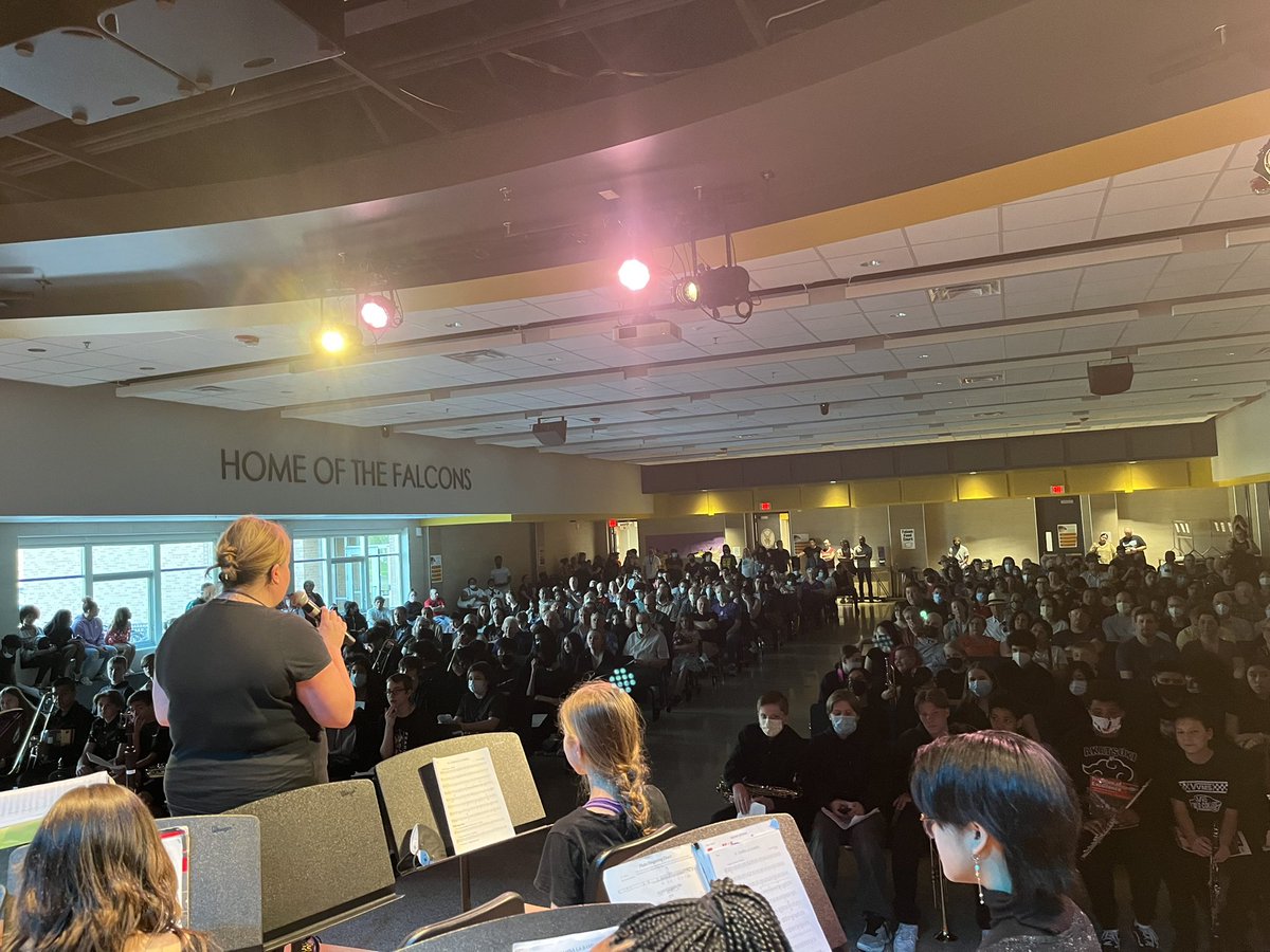VogelsVoice's tweet photo. Another full house as the our phenomenal band musicians took the stage to showcase their talents @VVMfalcons! Kudos to each student for their hard work and Ms. Callahan for leading the way! https://t.co/78ouHnBt47