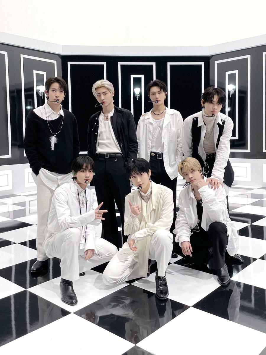 kivsunoo's tweet photo. Announced to all the masses to pay attention. The first performance of the Japanese version of 'TAMED-DASHED' with perfect dance synchrony has arrived! With some interviews and tips on how the seven of us do well. https://t.co/iWgLqi7dL0