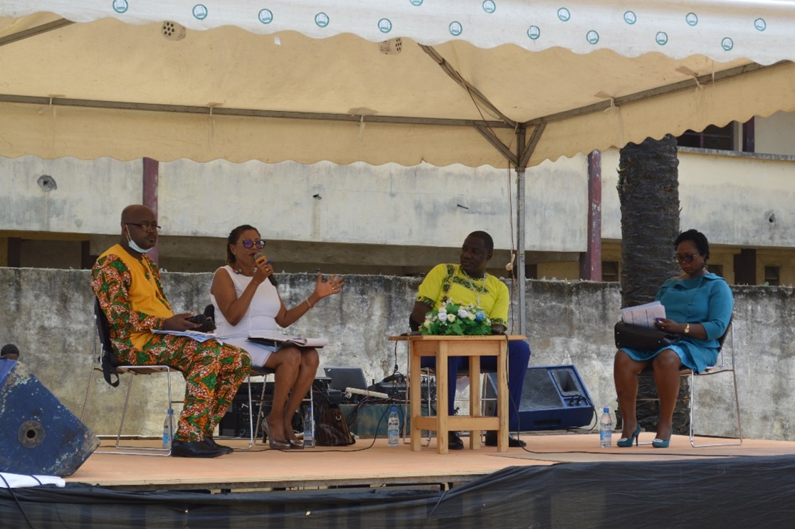 PaeEssamba's tweet photo. La 3e édition de l’Université de la Jeunesse, tenue du 07 au 09 Avril 2022 à Douala, sur l'#Employabilité des jeunes à l'ère du numérique a connu un véritable succès avec la participation de nombreux professionnels du recrutement et #jeunes chercheurs d'emploi venus de tout bord. https://t.co/kVf0ThASzm