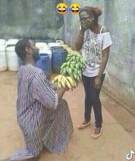 BantokiNicky's tweet photo. #KenyaVsUganda a disturbing photo of a Ugandan man proposing . And yet there here stirring war that they can't handle https://t.co/jpYAIl0gHq