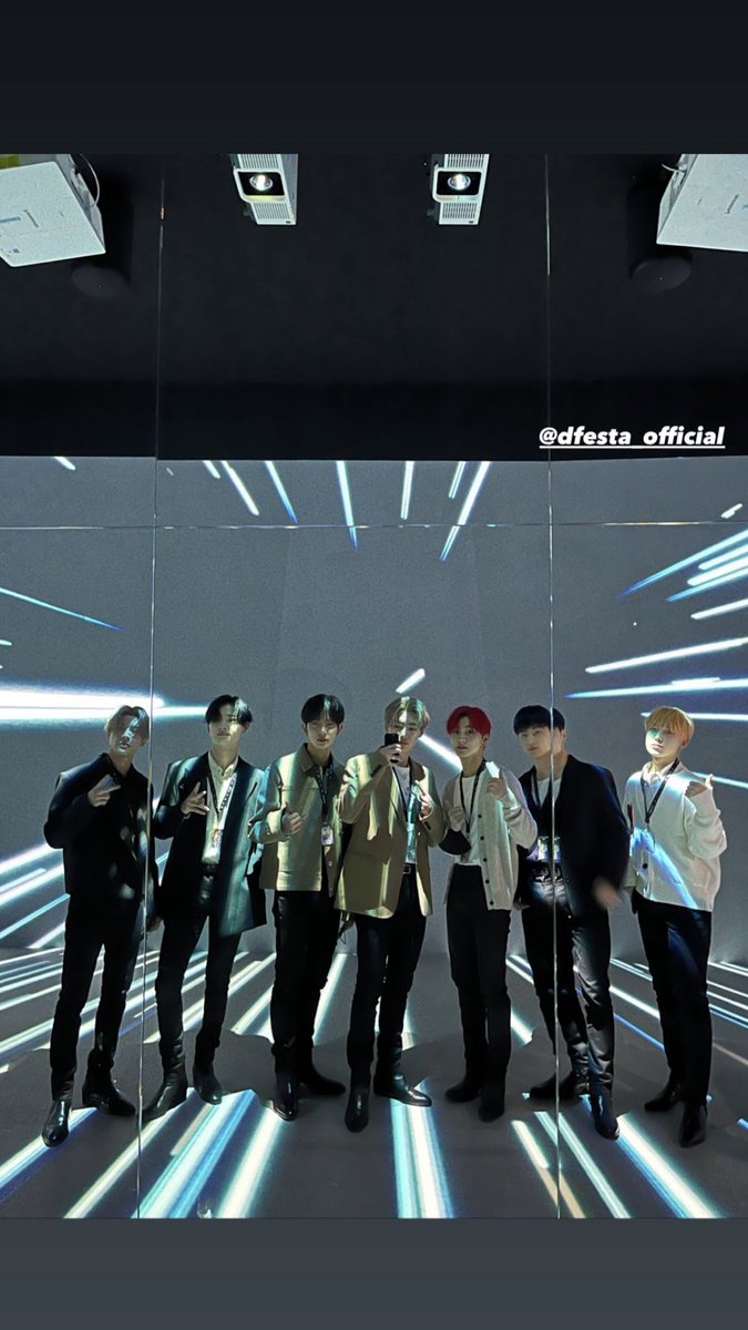kivsunoo's tweet photo. Enhypen, be proud of being chosen to be a part of D'fiesta. Today we are here, so don't forget to take some photos with a casual look that captivates everyone. https://t.co/6yKi6ozhgT