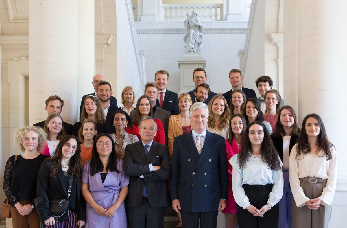 👏 De laureaten van de #Belgodyssee-wedstrijd, edities 2020 en 2021, werden ontvangen door de Koning. 
#BelgianRoyalPalace
