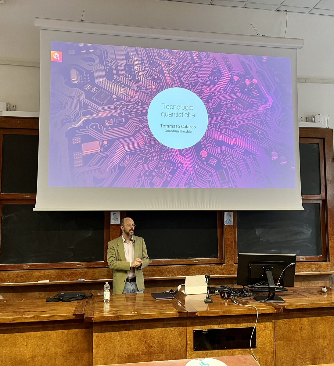 sara_satanassi's tweet photo. Today at the department of physics and Astronomy of University of Bologna (@Unibo), a day dedicated to the quantum, with @tommaso_calarco
#italianquantumweek @QTEduCSA @QuantumFlagship https://t.co/dvvGGdUe7g