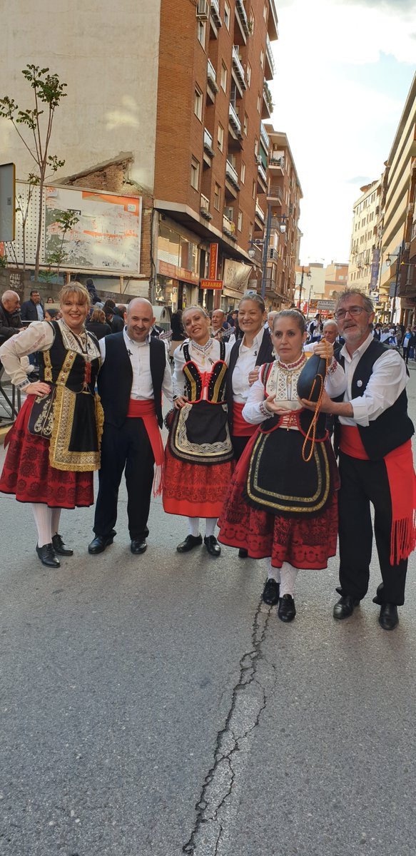 MONDAS 2022. Y QUÉ NUNCA FALTE LA BOTA DE VINO!