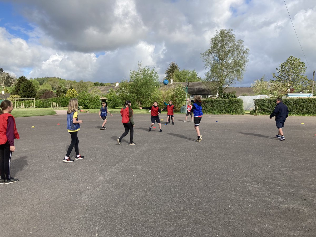GatehseSchool's tweet photo. P6/7 had a fantastic netball session with Mr Cunningham this morning. Really getting good at marking positions and taking on a specific postition. @DGCsport #Fit4Fun https://t.co/DMqeBorIAm