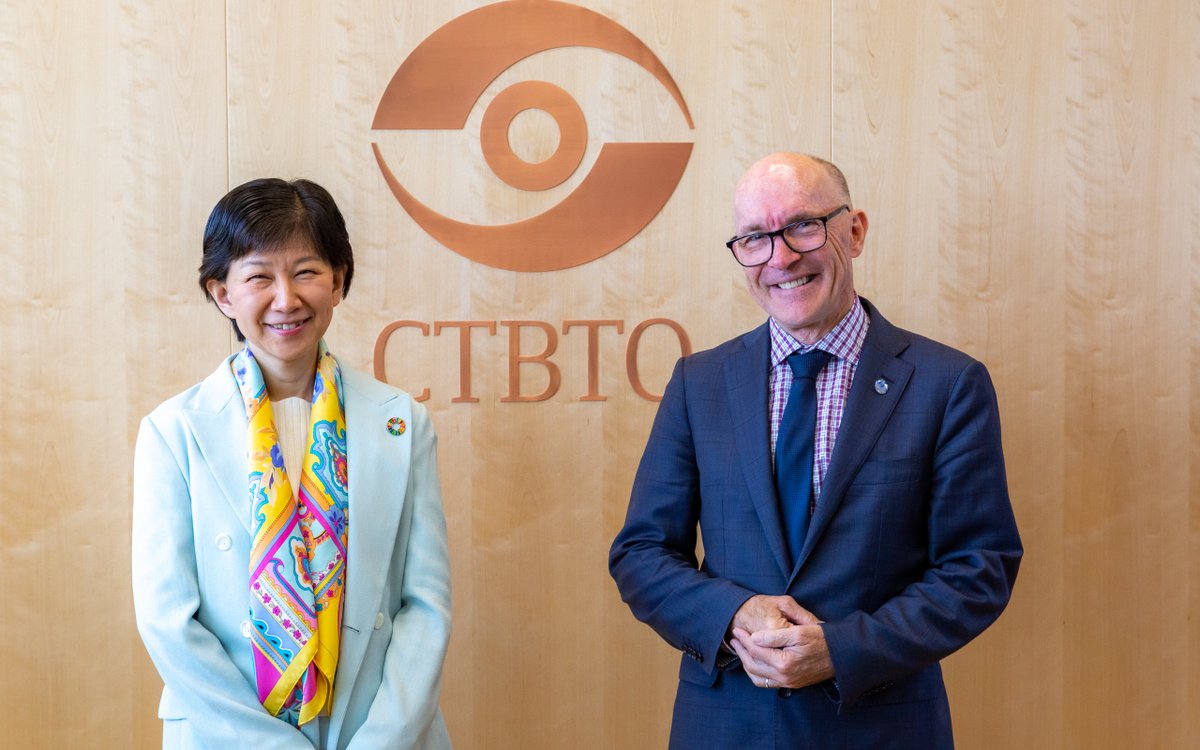 DrRobFloyd's tweet photo. A great pleasure to meet with High Rep for Disarmament Affairs @INakamitsu, who reaffirmed the importance of multilateralism. We also discussed future of #nuclear non-proliferation regime & priorities for #10thNPTRevCon. I am deeply grateful for her unwavering support for #CTBT. https://t.co/kXQqsXVER8