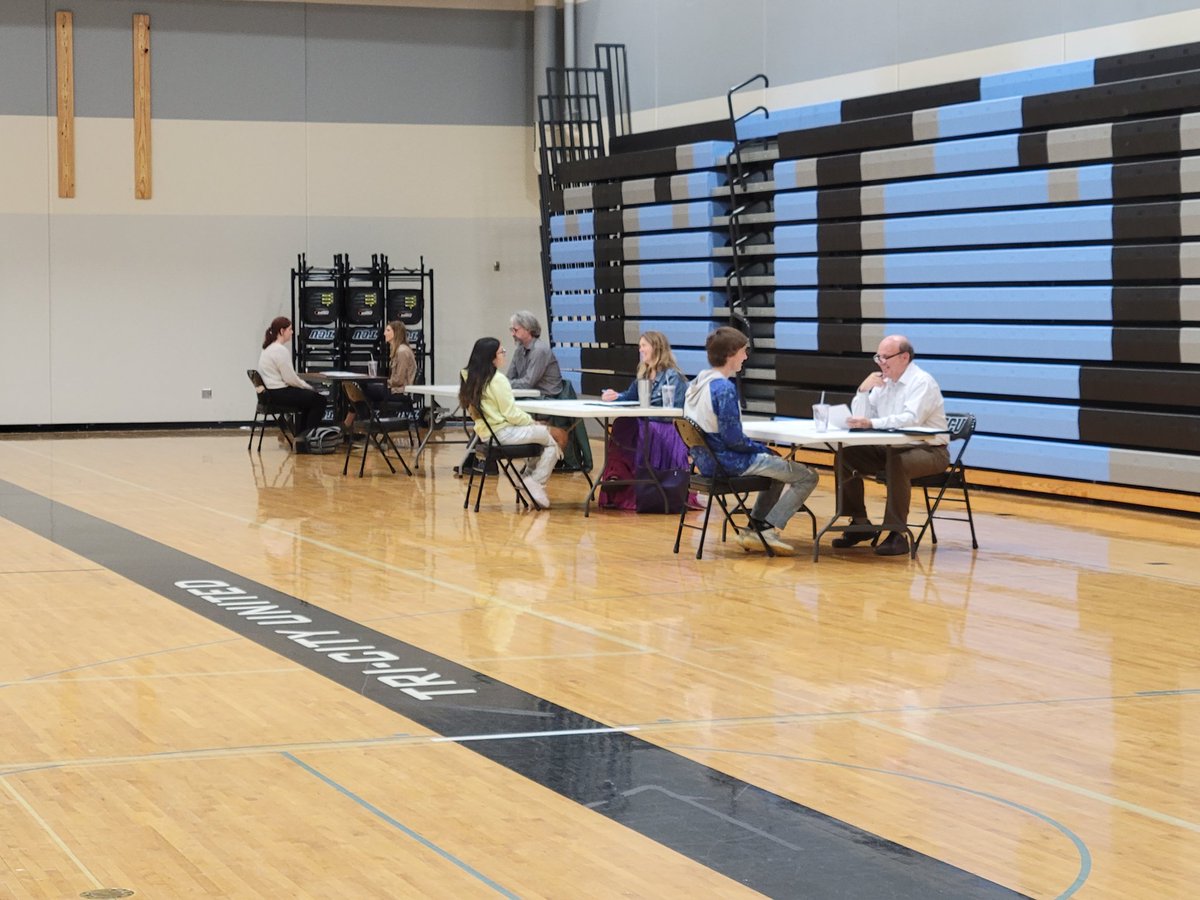 MrFlugum's tweet photo. @TCU2905 Real World Communication polishing interview skills with local businesses. @mrs_harmeyer Empowering Learners and Creating Opportunities! https://t.co/KxU8EdtU0o