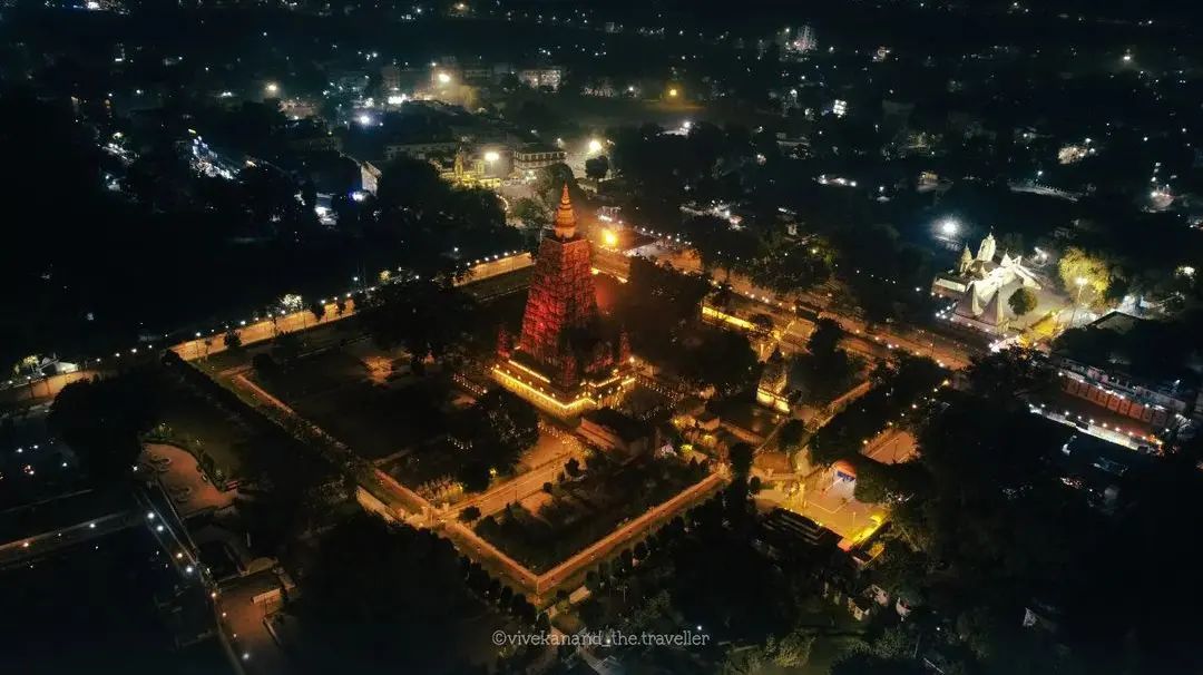 Bihar360online's tweet photo. Night view of Mahabodhi Temple😍❣️
.
Pc : @vivekanand_the.traveller 
.
.
#nightphotography #bihar  #templesofindia #iambihar #secrettemples #djimini2 #djiglobal #nightimages #bodhg...

https://t.co/NALkOuUAvb via https://t.co/2nozY6m74I https://t.co/SXTW3d5BVC