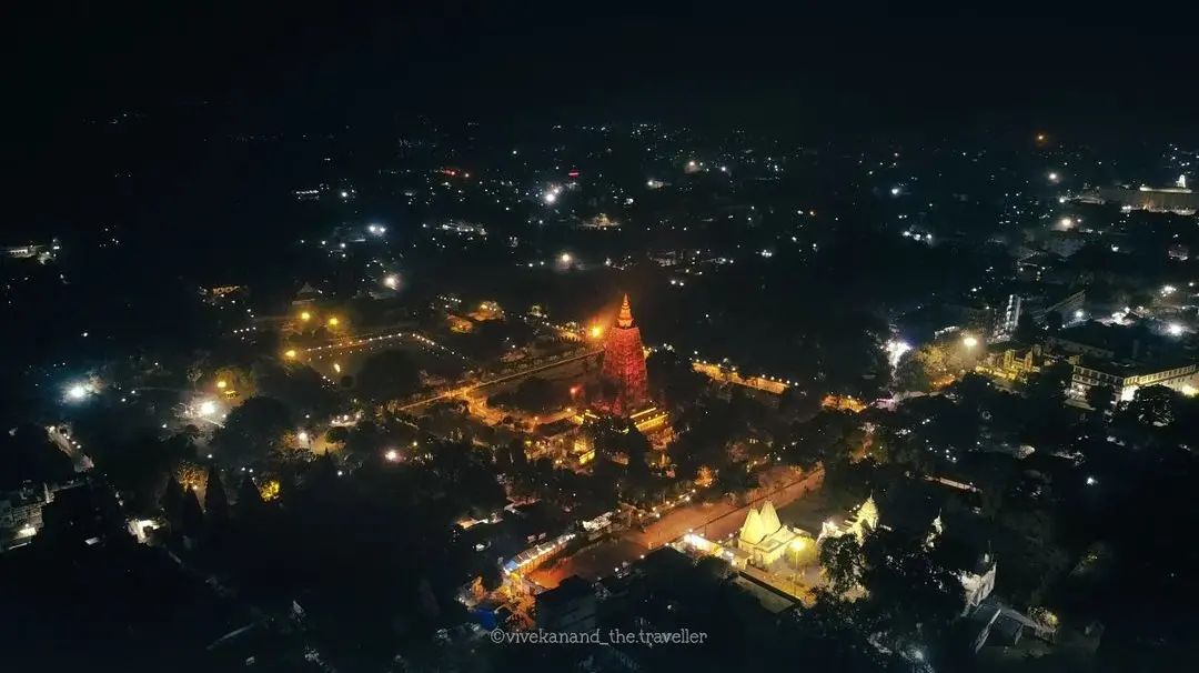 Bihar360online's tweet photo. Night view of Mahabodhi Temple😍❣️
.
Pc : @vivekanand_the.traveller 
.
.
#nightphotography #bihar  #templesofindia #iambihar #secrettemples #djimini2 #djiglobal #nightimages #bodhg...

https://t.co/NALkOuUAvb via https://t.co/2nozY6m74I https://t.co/SXTW3d5BVC