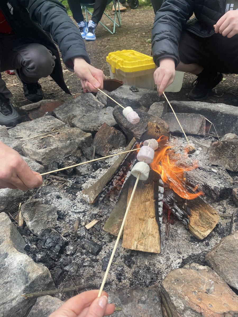 LauraLHepburn's tweet photo. Congratulations to our @TBF_Glasgow young people who completed their #johnmuiraward at our Get outdoors programme with @UrbanRootsGLA we had a fab day @MallsMire with the group and seeing everything they have achieved over the 6 weeks 🌿🪵🔥 
Well done 👏🏻 https://t.co/P2Q4TaGxAj