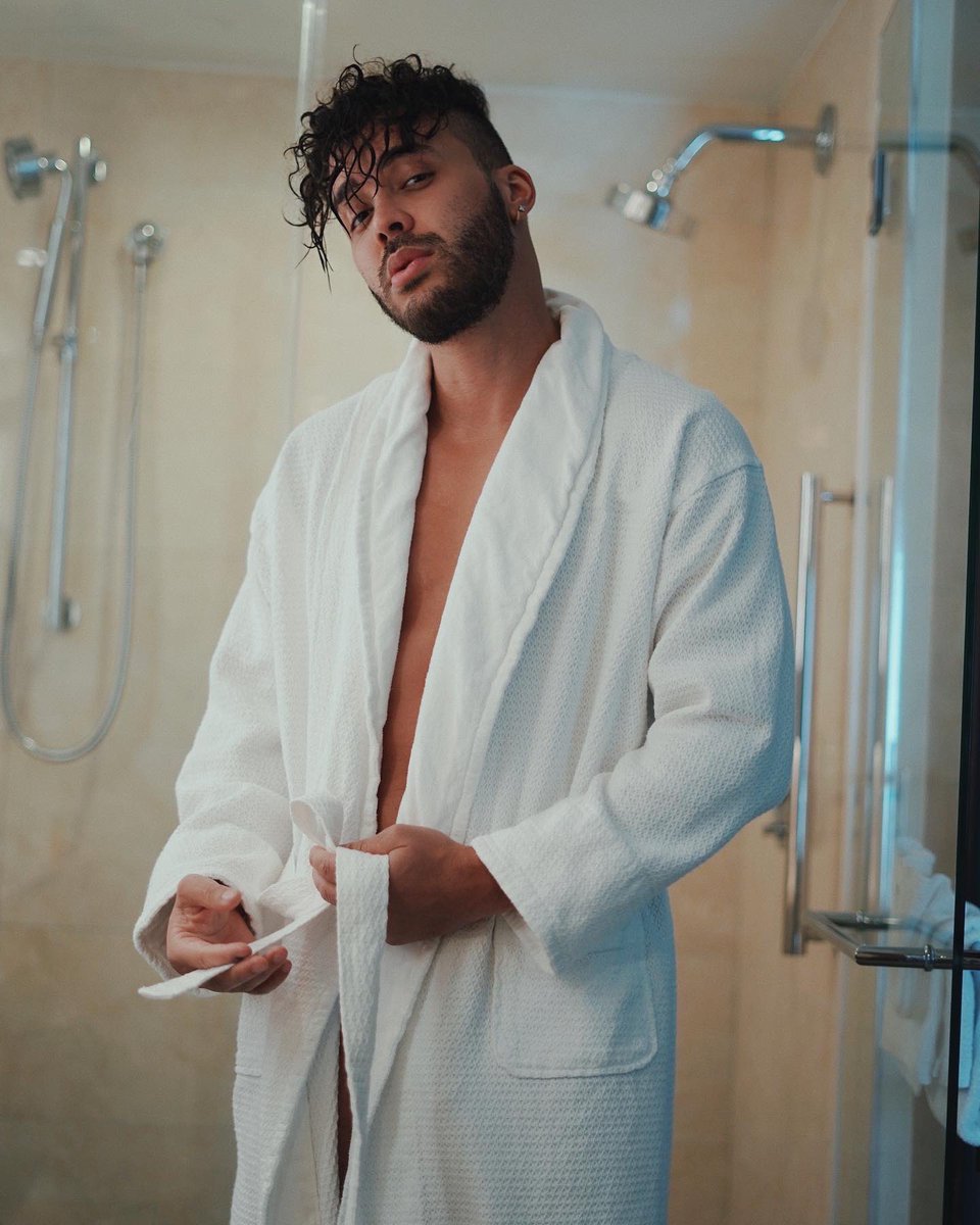 PrinceRoyce's tweet photo. TAURUS SZN 🎂♉️ #511 https://t.co/CYTjXXYrd4