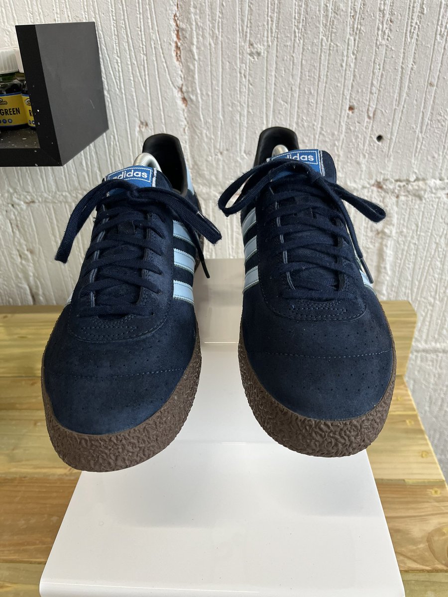 solepatrol666's tweet photo. Quick clean and a two coat with Reno-Protect Quality products and top advice from @Reno_station #adidas #ShareYourStripes #AdidasMontreal76 https://t.co/N78fj0wnw2