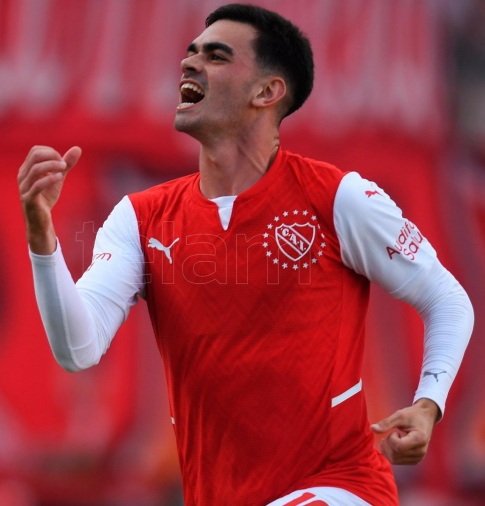 IvoDelRojo_'s tweet photo. Sabiendo que la economía del club no es la ideal, salió a declarar que le gustaría renovar con el club que siempre le dio todo

Por más tipos asi. Esperemos que haya Soñora para rato 🤞 https://t.co/YEVjzn6wcE