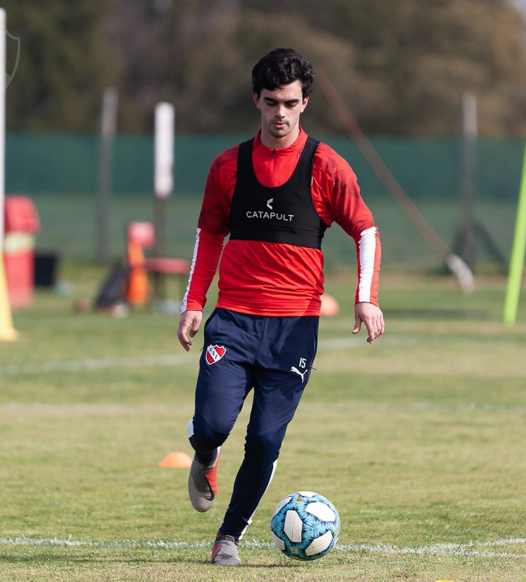 IvoDelRojo_'s tweet photo. Sabiendo que la economía del club no es la ideal, salió a declarar que le gustaría renovar con el club que siempre le dio todo

Por más tipos asi. Esperemos que haya Soñora para rato 🤞 https://t.co/YEVjzn6wcE