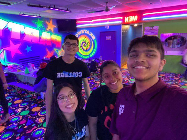 bpa_sam's tweet photo. Decision Day!! Way to go Seniors!! 🎓Some pictures my BPA members sent me! @isaaa_z @socorrogutiexez @kennniaaaaa @Devm2022 @geri_xov @Jonatha54969833 @SamRayburn_HS @RayburnU https://t.co/kelldnwdre